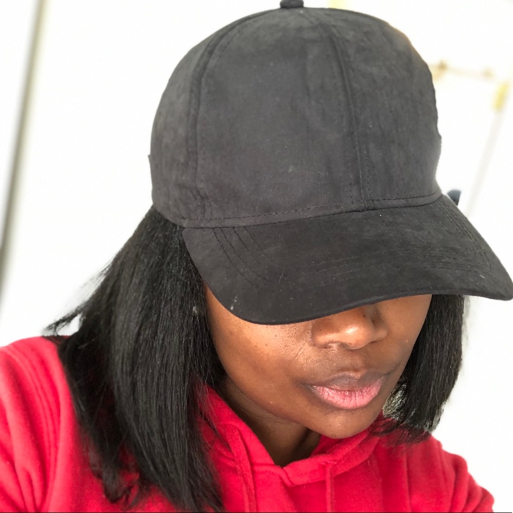 Black baseball cap